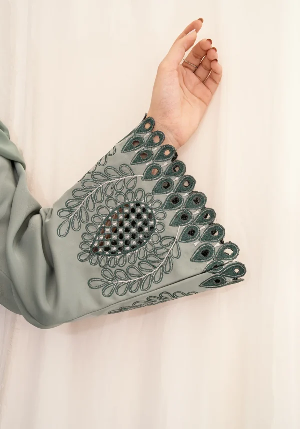 Zink Abaya